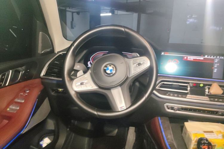 Used BMW X5 2022 Restyled xDrive 30Li Luxury Version M Sport Package Steering Wheel