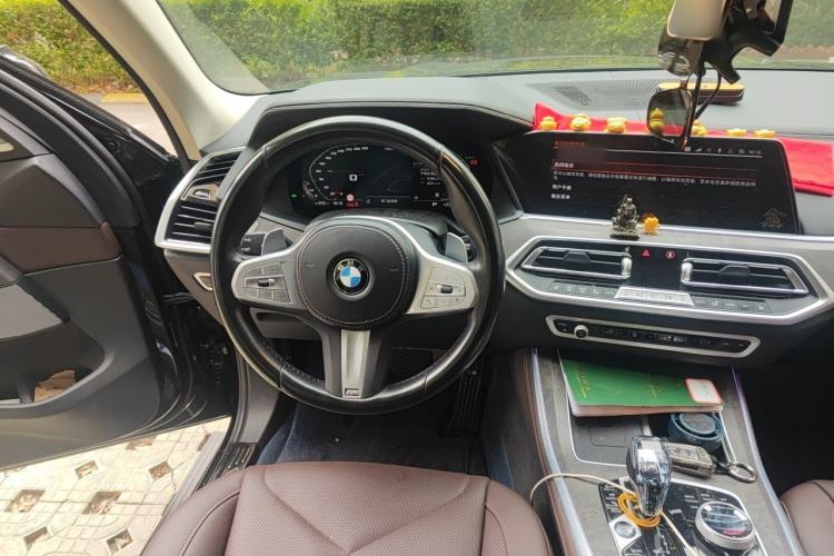 Used BMW X5 2022 Restyled xDrive 30Li Luxury Version M Sport Package Steering Wheel