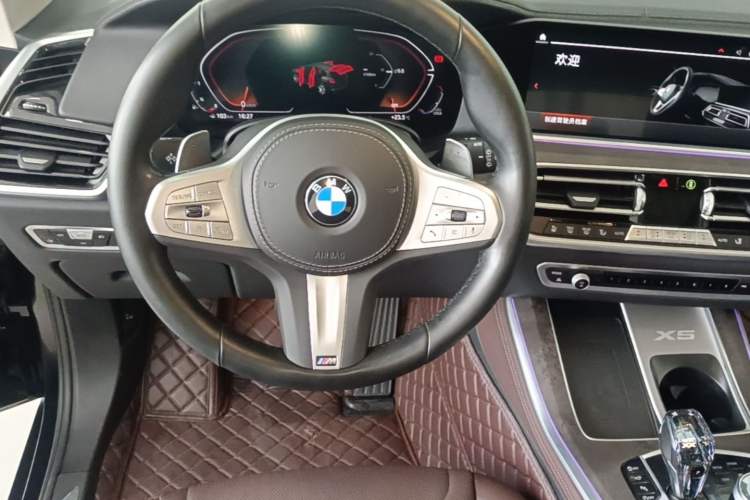 Used BMW X5 2022 xDrive 30Li Luxury M Sport Package Steering Wheel