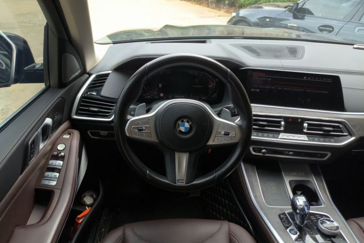 Used BMW X5 2022 Restyled xDrive 30Li Luxury Version M Sport Package Steering Wheel