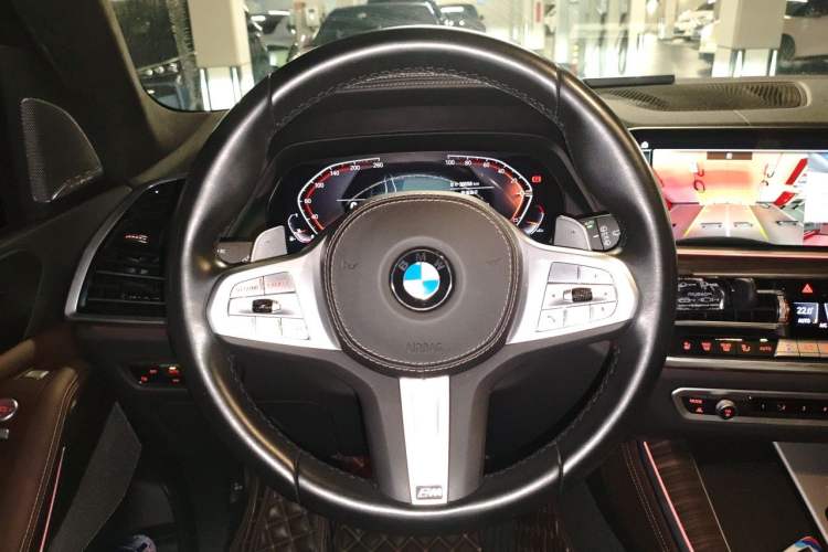 Used BMW X5 2022 xDrive 40Li M Sport Package Steering Wheel