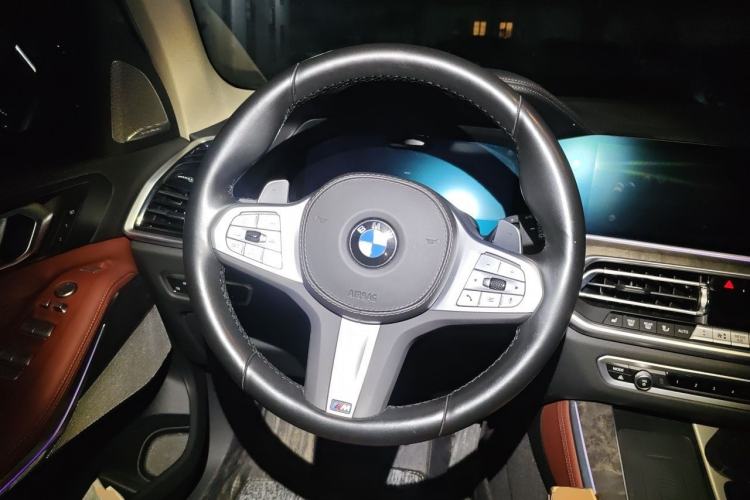 Used BMW X5 2022 Restyled xDrive 30Li Luxury Version M Sport Package Steering Wheel