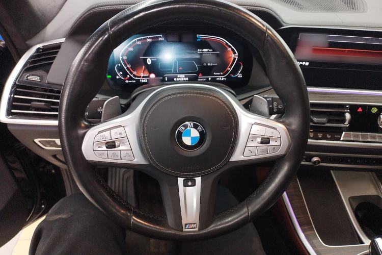 Used BMW X5 2022 Restyled xDrive 40Li Luxury Edition M Sport Package Steering Wheel