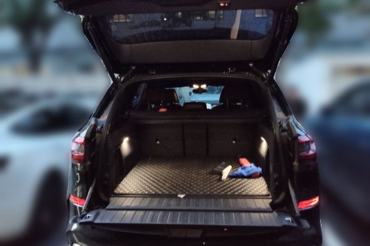 Used BMW X5 2022 xDrive 40Li M Sport Package Trunk