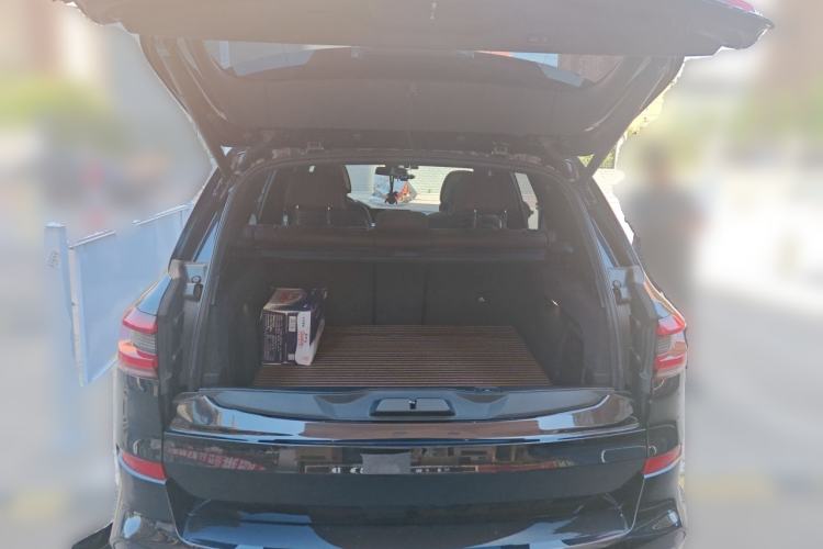 Used BMW X5 2022 xDrive 40Li M Sport Package Trunk
