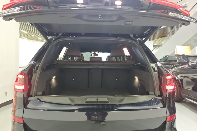 Used BMW X5 2022 Restyled xDrive 40Li M Sport Package Trunk