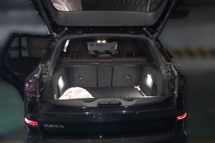 Used BMW X5 2022 Restyled xDrive 40Li M Sport Package Trunk