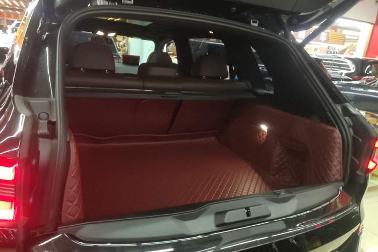 Used BMW X5 2022 Restyled xDrive 40Li M Sport Package Trunk