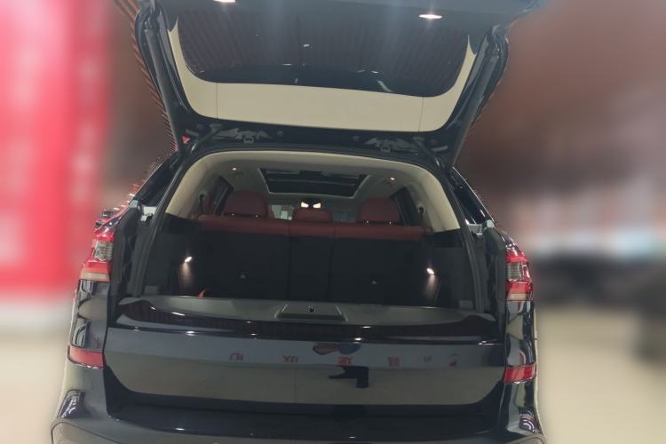 Used BMW X5 2022 xDrive 30Li Luxury M Sport Package Trunk