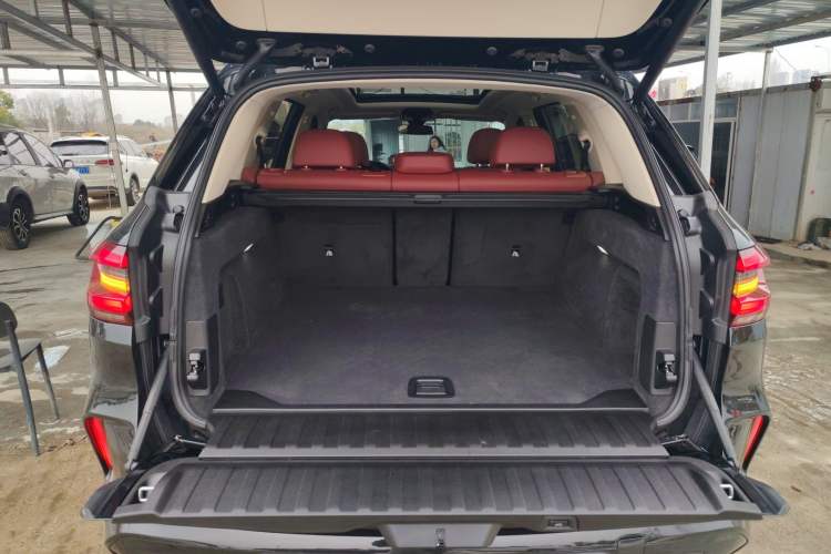 Used BMW X5 2022 Restyled xDrive 30Li Luxury Version M Sport Package Trunk