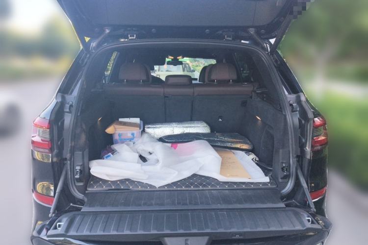 Used BMW X5 2022 xDrive 40Li M Sport Package Trunk