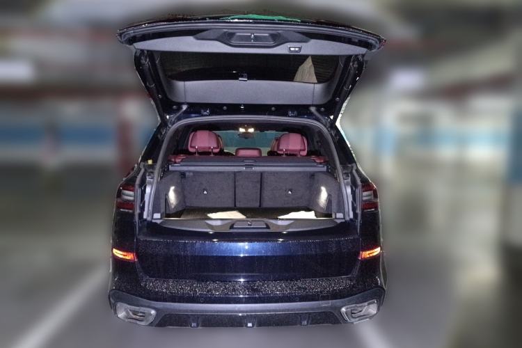Used BMW X5 2022 Restyled xDrive 40Li M Sport Package Trunk