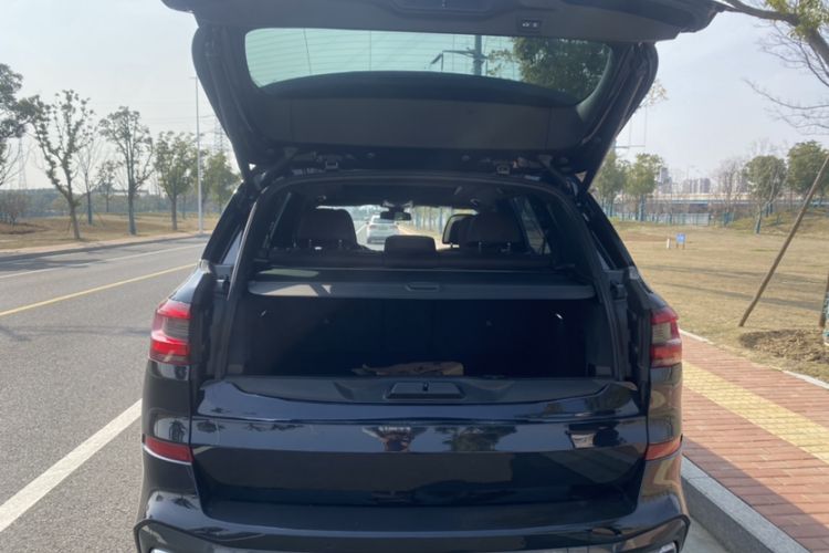 Used BMW X5 2022 xDrive 40Li M Sport Package Trunk
