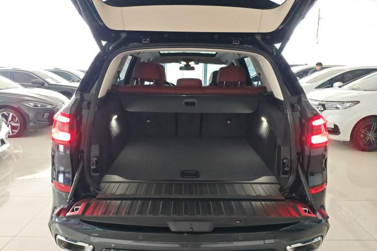 Used BMW X5 2022 Restyled xDrive 30Li Luxury Version M Sport Package Trunk