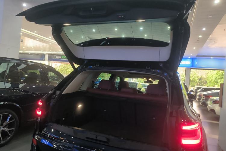 Used BMW X5 2022 Restyled xDrive 30Li Luxury Version M Sport Package Trunk