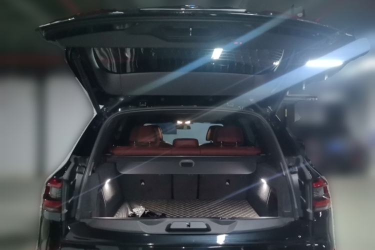 Used BMW X5 2022 xDrive 40Li M Sport Package Trunk