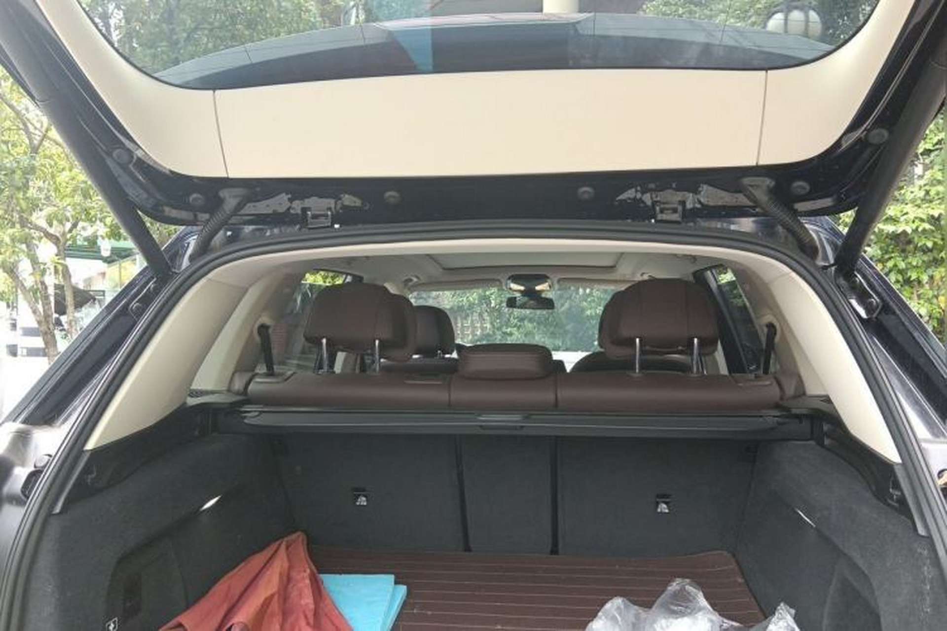 Used BMW X5 2022 xDrive 30Li M Sport Package Trunk