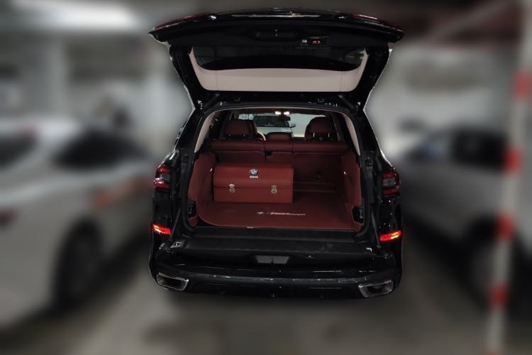 Used BMW X5 2022 xDrive 30Li M Sport Package Trunk