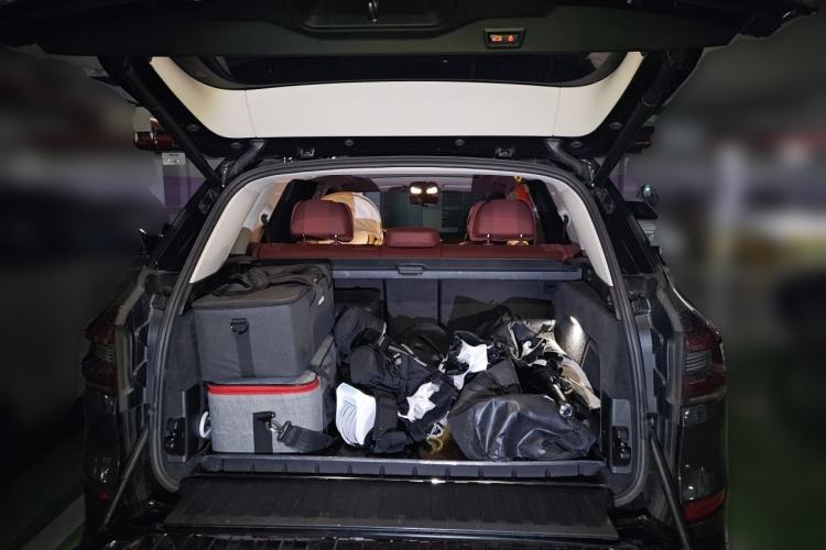 Used BMW X5 2022 xDrive 30Li Luxury M Sport Package Trunk