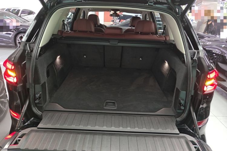 Used BMW X5 2022 Restyled xDrive 30Li Luxury Version M Sport Package Trunk
