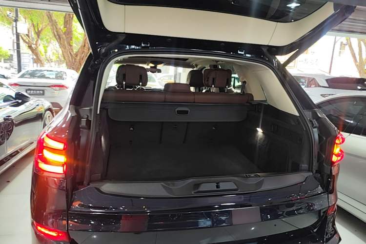 Used BMW X5 2022 xDrive30i M Sport Package Trunk