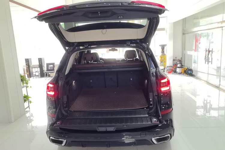 Used BMW X5 2022 xDrive30i M Sport Package Trunk