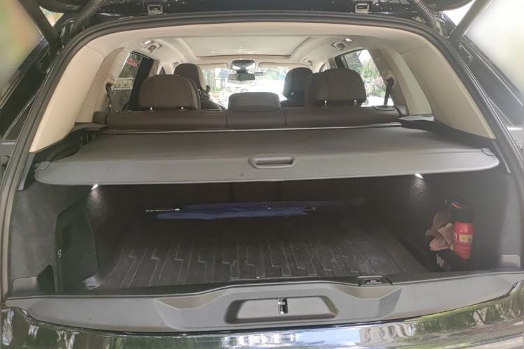 Used BMW X5 2022 xDrive 30Li Luxury M Sport Package Trunk