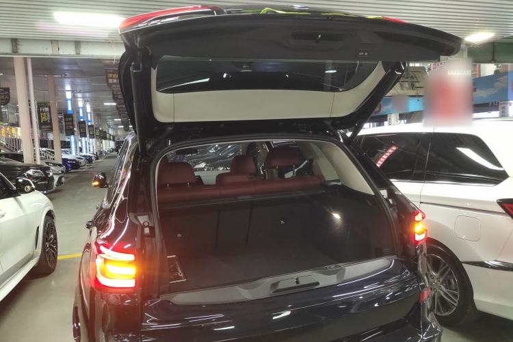 Used BMW X5 2022 Restyled xDrive 30Li M Sport Package Trunk