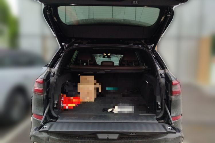 Used BMW X5 2022 xDrive 40Li Luxury Edition M Sport Package Trunk