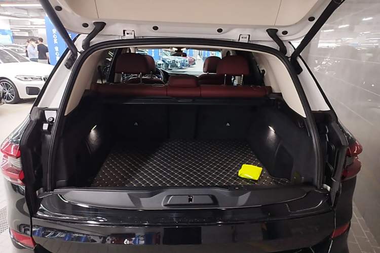 Used BMW X5 2022 Restyled xDrive 30Li Luxury Version M Sport Package Trunk