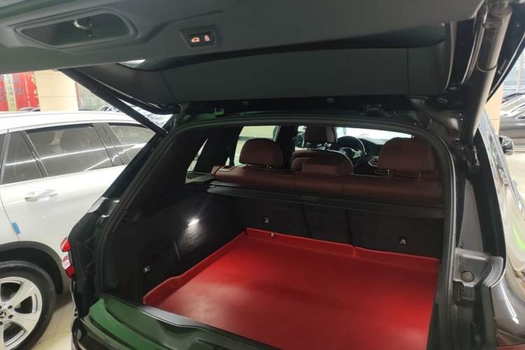 Used BMW X5 2022 Restyled xDrive 40Li M Sport Package Trunk