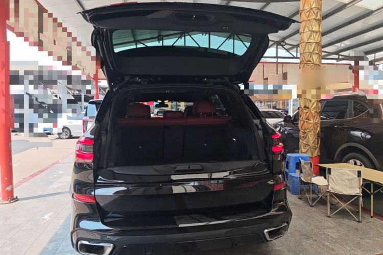 Used BMW X5 2022 Restyled xDrive 40Li M Sport Package Trunk