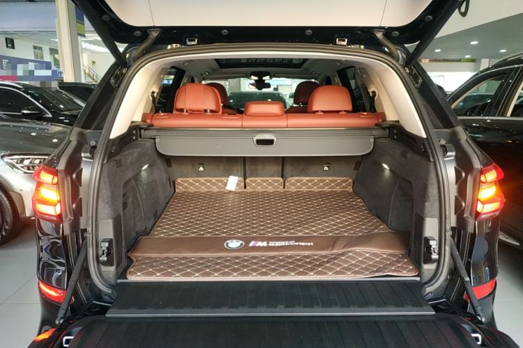Used BMW X5 2022 Restyled xDrive 30Li Luxury Version M Sport Package Trunk