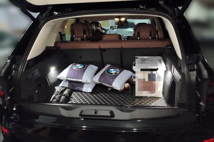 Used BMW X5 2022 xDrive40i Luxury Edition M Sport Package Trunk