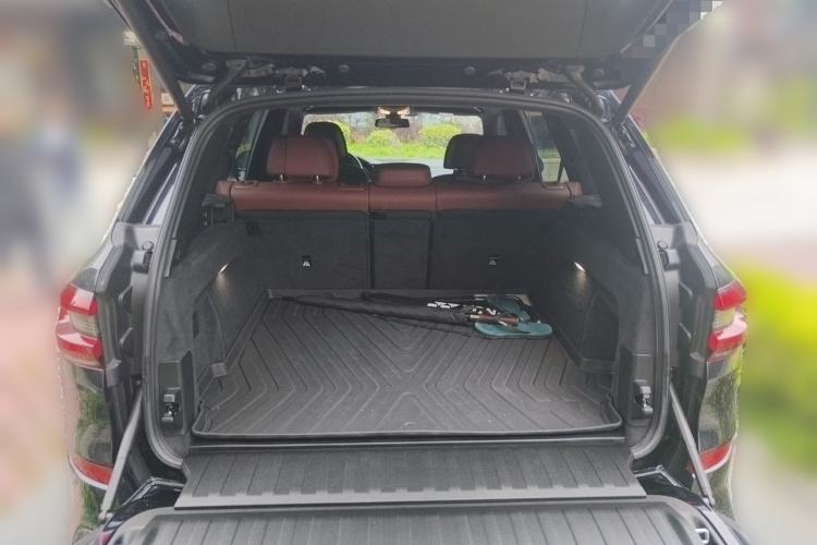 Used BMW X5 2022 Restyled xDrive 40Li M Sport Package Trunk