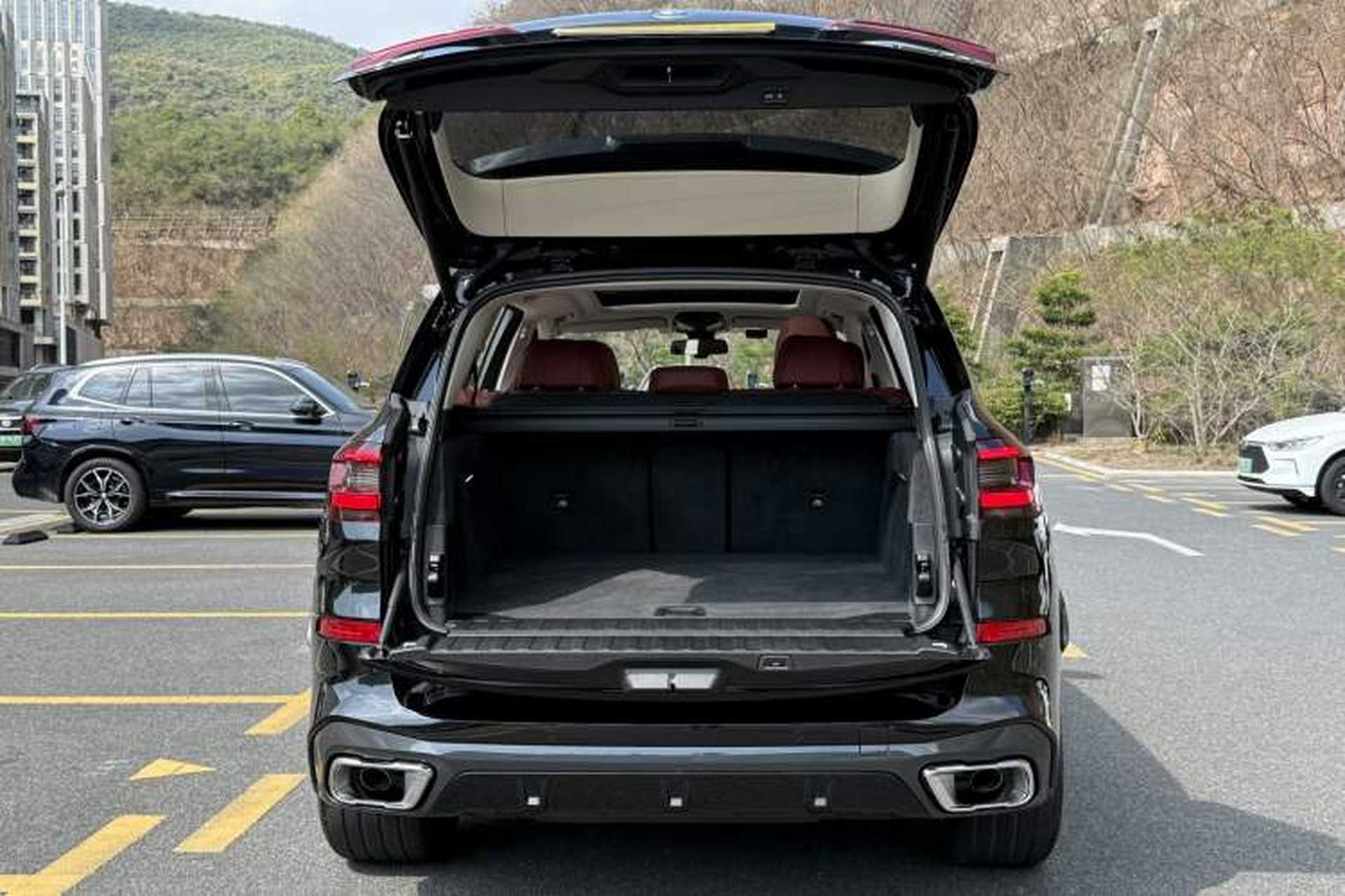 Used BMW X5 2022 Restyled xDrive 30Li Luxury Version M Sport Package Trunk