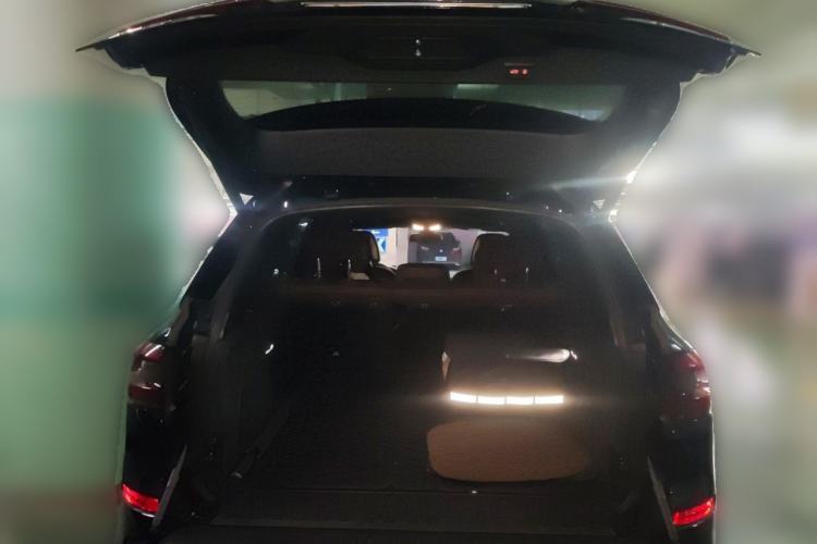 Used BMW X5 2022 xDrive 40Li M Sport Package Trunk