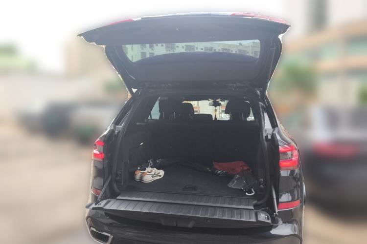Used BMW X5 2022 xDrive 40Li M Sport Package Trunk