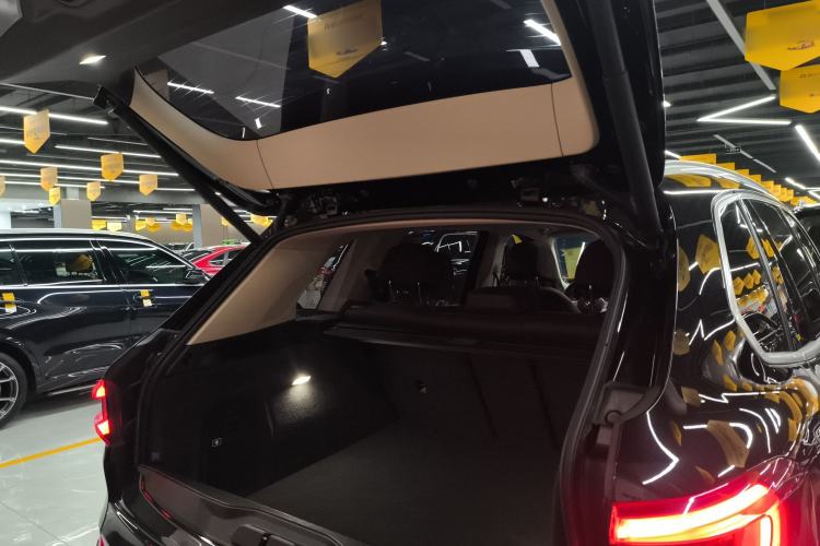 Used BMW X5 2022 Restyled xDrive 30Li M Sport Package Trunk