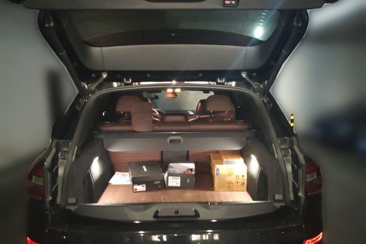 Used BMW X5 2022 Restyled xDrive 40Li M Sport Package Trunk