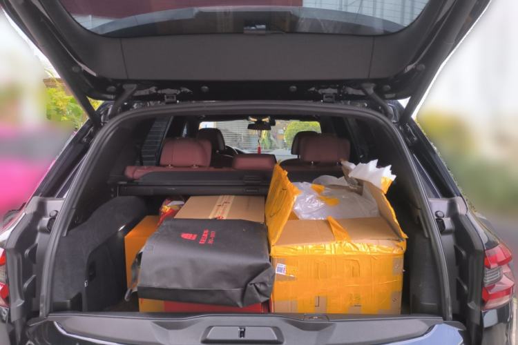 Used BMW X5 2022 xDrive 40Li M Sport Package Trunk