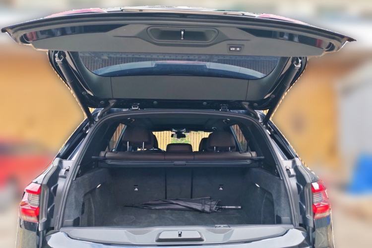 Used BMW X5 2022 xDrive 40Li M Sport Package Trunk