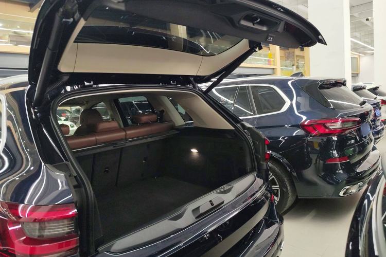 Used BMW X5 2022 xDrive40i M Sport Package Trunk