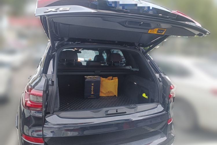 Used BMW X5 2022 xDrive 40Li M Sport Package Trunk