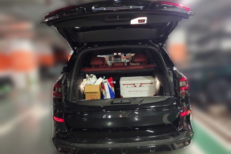 Used BMW X5 2022 Restyled xDrive 40Li M Sport Package Trunk