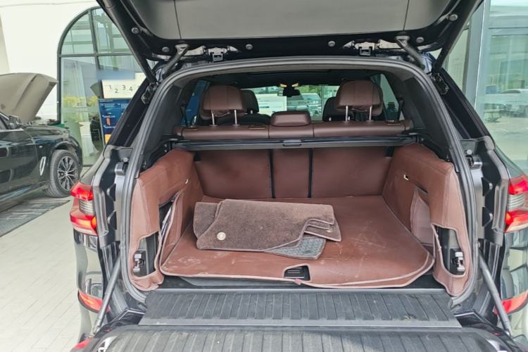 Used BMW X5 2022 Restyled xDrive 40Li M Sport Package Trunk