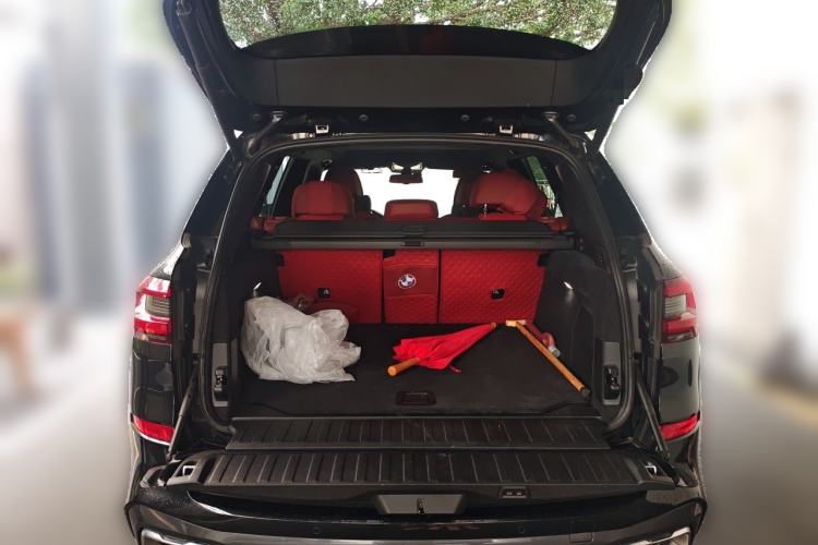 Used BMW X5 2022 Restyled xDrive 40Li Luxury Edition M Sport Package Trunk