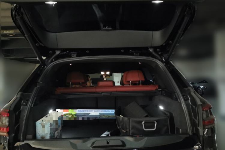Used BMW X5 2022 xDrive 40Li M Sport Package Trunk