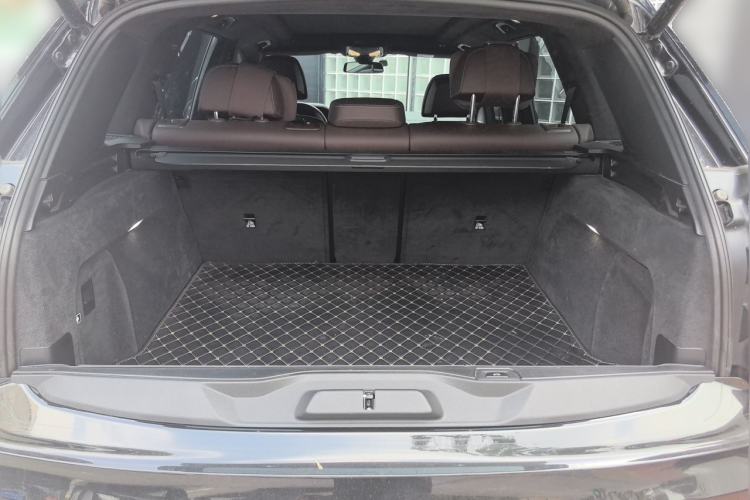Used BMW X5 2022 xDrive 40Li M Sport Package Trunk