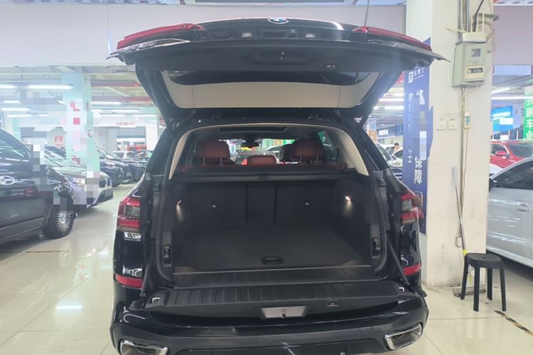 Used BMW X5 2022 Restyled xDrive 30Li M Sport Package Trunk